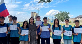 В честь Дня Государственного флага Российской Федерации для юных пешеходов Кабардино-Балкарии и их родителей состоялась акция «Мой флаг – моя безопасность»