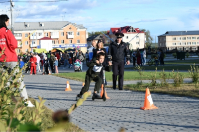 
        В День Шахтера сотрудники Госавтоинспекции Свердловской области организовали эстафеты по ПДД и поздравили горняков с праздником    