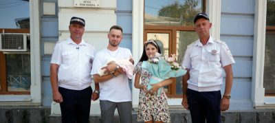 
        В Краснодарском крае автоинспекторы оперативно сопроводили беременную женщину в роддом    