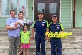 В Подмосковье сотрудники Госавтоинспекции сопроводили машину с беременной женщиной до перинатального центра