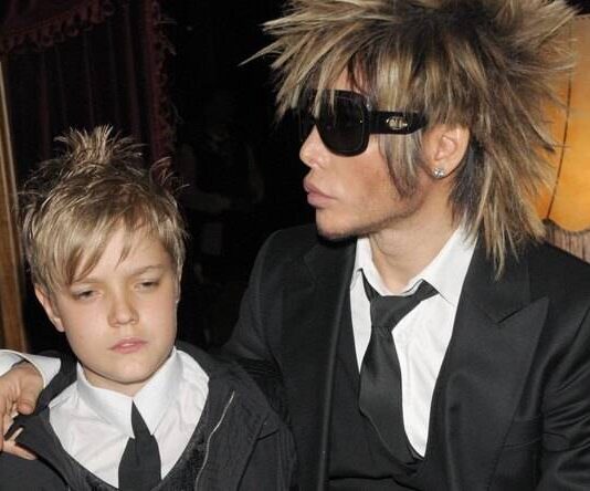 Вычеркнут из завещания: что произошло между Сергеем Зверевым и его сыном