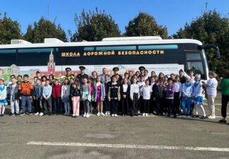 Автобус-тренажер «Школа дорожной безопасности» проводит практические занятия для ставропольских школьников
