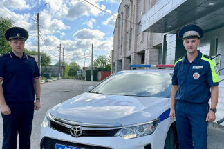 Новгородские автоинспекторы оперативно доставили в больницу двухлетнего ребенка с травмой головы