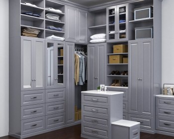 Г-образная гардеробная: основные преимущества