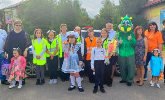 В Новгородской области «Детский патруль» помог школьникам стать заметнее на дорогах