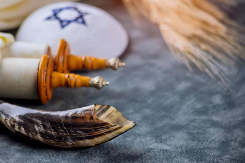 
Важные дела, пост и молитвы на еврейский праздник Йом Кипур с 24 на 25 сентября 2023 года                