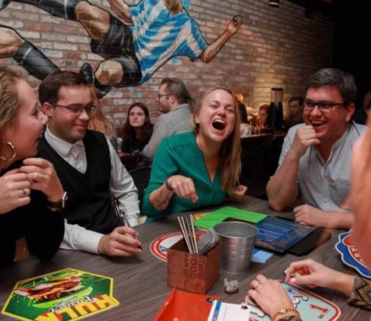 Веселый корпоратив: как организовать увлекательный квиз и преимущества такого проведения мероприятия