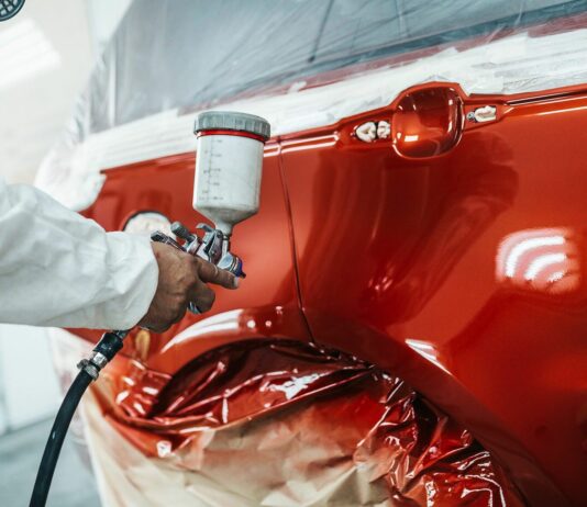 Восстановление блеска: особенности кузовного ремонта автомобиля