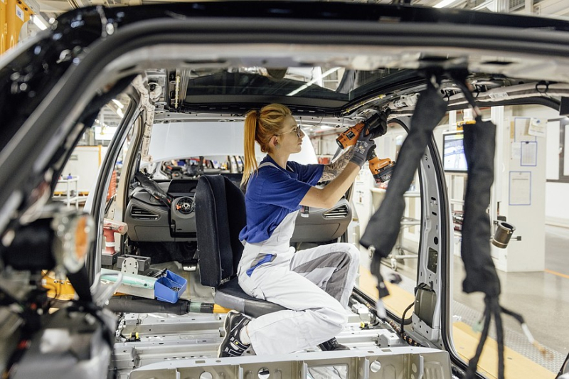 VW останавливает производство хэтчбеков ID.3 и Cupra Born из-за низкого спроса