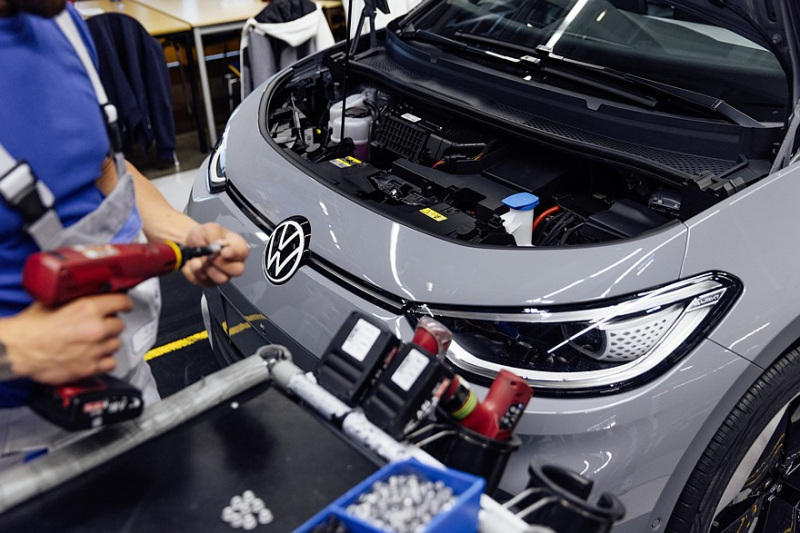 VW останавливает производство хэтчбеков ID.3 и Cupra Born из-за низкого спроса