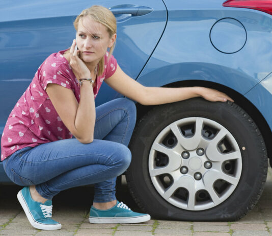 Что делать, если на дороге сломалось колесо: советы и рекомендации