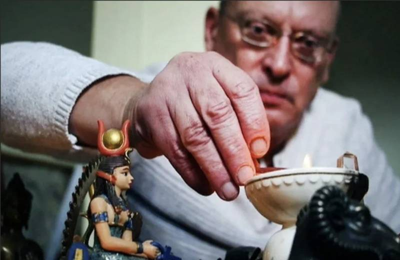 
Астролог Александр Зараев предсказывает крупные перемены в мире после коридора затмений в октябре 2023 года                