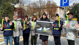 Белгородские ЮИДовцы организовали пункты популяризации использования световозвращающих элементов вблизи нерегулируемых пешеходных переходов