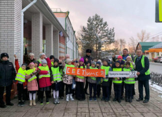 Депутаты и руководители Госавтоинспекции в Тюменской области проводят инструктажи дорожной безопасности в преддверии осенних каникул