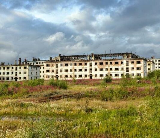 История поселка Кадыкчан, который называют Магаданским городом-призраком