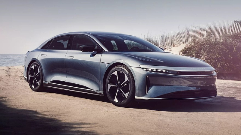 Lucid Motors вывела на рынок «бюджетную» версию седана Air и запустила второй завод