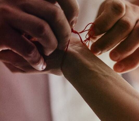 Почему в День Харитины, отмечаемый 18 октября, красную нить использовали как оберег от недугов и нечисти