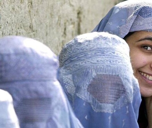 Подпольные школы и одиночные прогулки: как живут женщины в «мужском государстве»