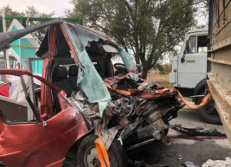 Ставропольские автоинспекторы помогли предотвратить возгорание грузового автомобиля после автоаварии