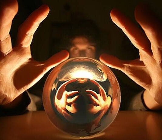 Судьбы и скептицизм: дело о запрете «волшебной деятельности» экстрасенсов и магов в России