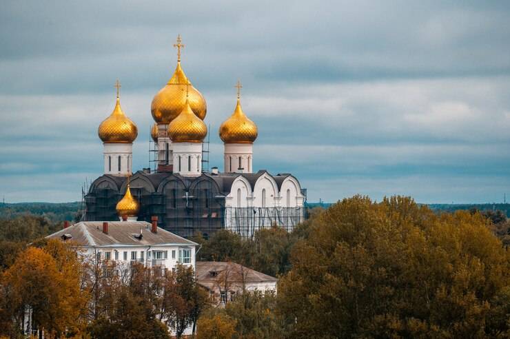 
Святые Фекла Иконийская и Сергий Радонежский: особенности празднования и верования в выходные 7 и 8 октября                