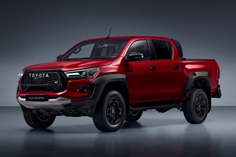 Toyota Hilux GR Sport 2024 модельного года: увеличенный дорожный просвет и иные тормоза