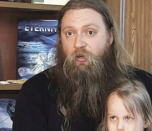 Условия жизни большой семьи 11-летней студентки МГУ Алисы Тепляковой: что рассказал ее отец