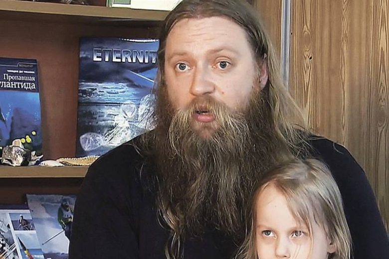 
Условия жизни большой семьи 11-летней студентки МГУ Алисы Тепляковой: что рассказал ее отец                