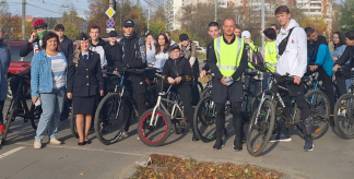 В Иванове прошел велопробег с участием юных инспекторов движения, приуроченный к Дню учителя