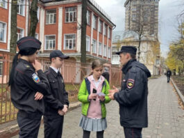 В Кирове «Студенческий десант» напомнил жителям о правилах дорожного движения для пешеходов