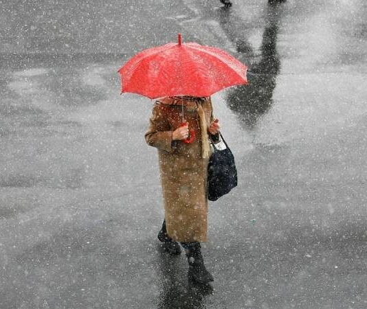 Заморозки и холодная погода пронизывают Россию в конце октября 2023 года