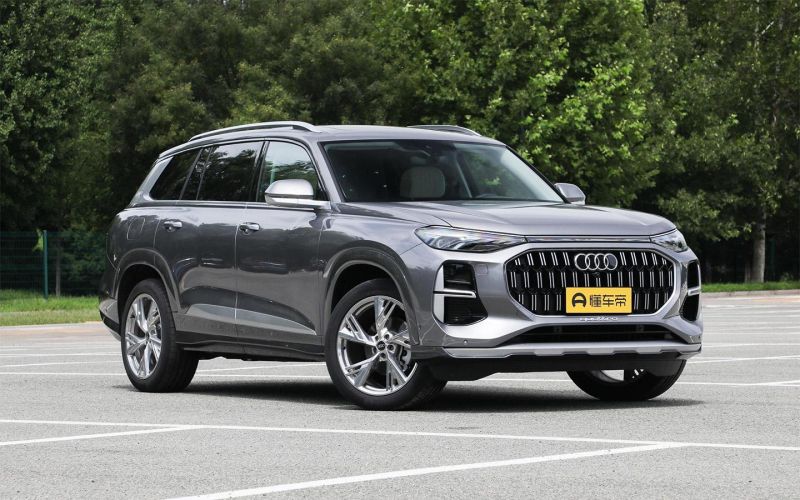 
            В Россию привезли крупную партию кроссоверов Audi Q6. Названы цены
        