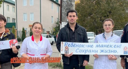 Автоинспекторы, общественники и врачи Кабардино-Балкарии разъяснили взрослым о порядке перевозки детей-пассажиров