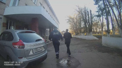 
        Автоинспекторы Ставрополья помогли доставить водителя с проблемами здоровья в больницу    