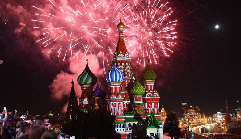 
Где и во сколько смотреть салют на 4 ноября 2023 года в Москве                