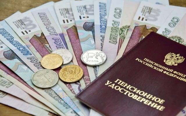 
Кому увеличат соцвыплаты в декабре и стоит ли ждать 13-ую пенсию в 2023 году                
