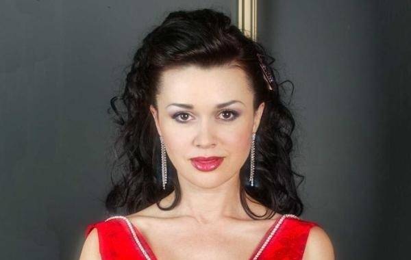 
«Мне допеть не успеть». Актрисы, которых со сцены увела болезнь                