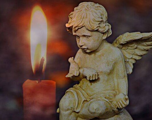 Памятный День всех душ 2 ноября: время для воспоминаний, молитв и открыток