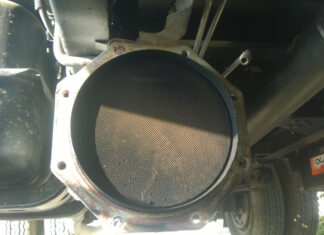 Стоит ли удалять сажевый фильтр: все за и против данной процедуры