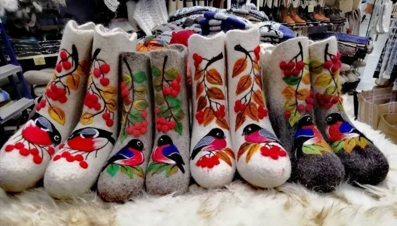 
Туристы и патриоты: валенки в России на пике популярности                
