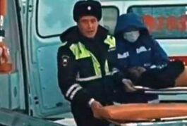 В Якутске инспекторы ДПС оказали помощь в эвакуации людей при пожаре в административном здании