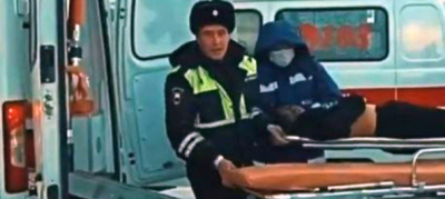
        В Якутске инспекторы ДПС оказали помощь в эвакуации людей при пожаре в административном здании    
