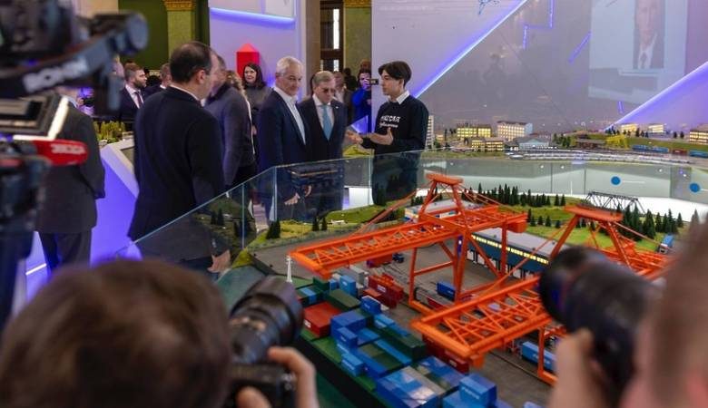 
Выставка «Россия»: от тренажеров капитанов до роботов-дворников                