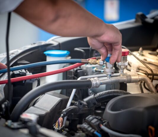 Заправка автокондиционера: тонкости процесса и основные правила