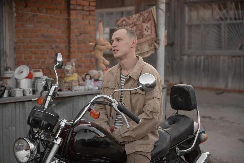 
Что посмотреть после «Слово пацана» — похожие сериалы и фильмы про пацанов и район                