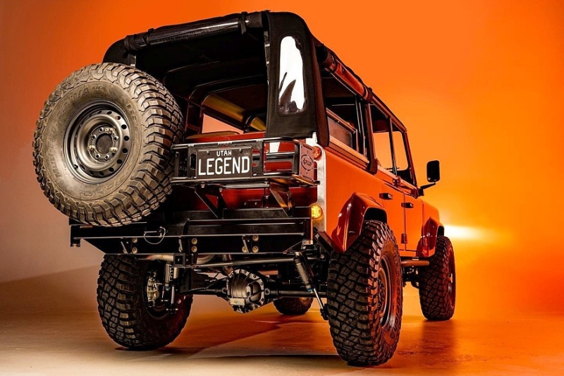 Кастомный внедорожник от Legend Motor: дизайн от Defender, рама от Jeep и мотор от GM