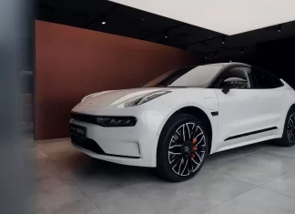 Zeekr 001 Z Sport – первый электрический суперкар с инновационными технологиями: детальный обзор дизайна и производительности
