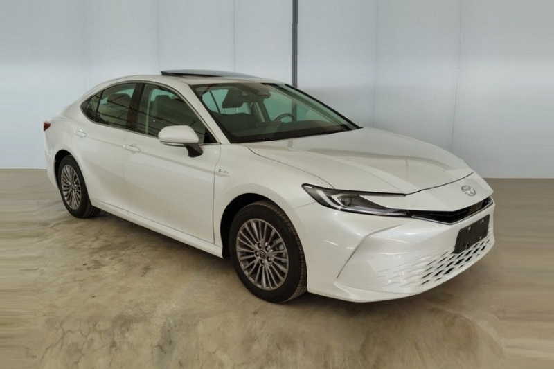 Toyota Camry следующего поколения: новые фото и подробности