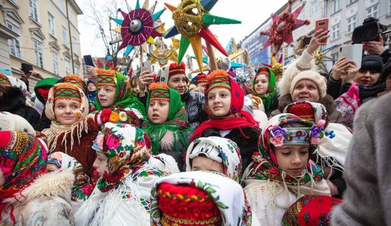 Как колядовать в Сочельник, 6 января, что нужно говорить – стихи, песни, обряды