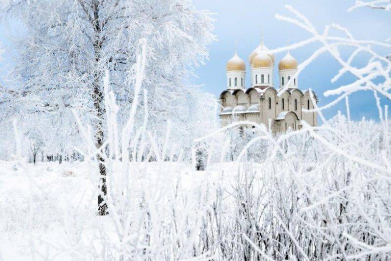 
Какой церковный праздник отмечают верующие 5 января 2024 года                